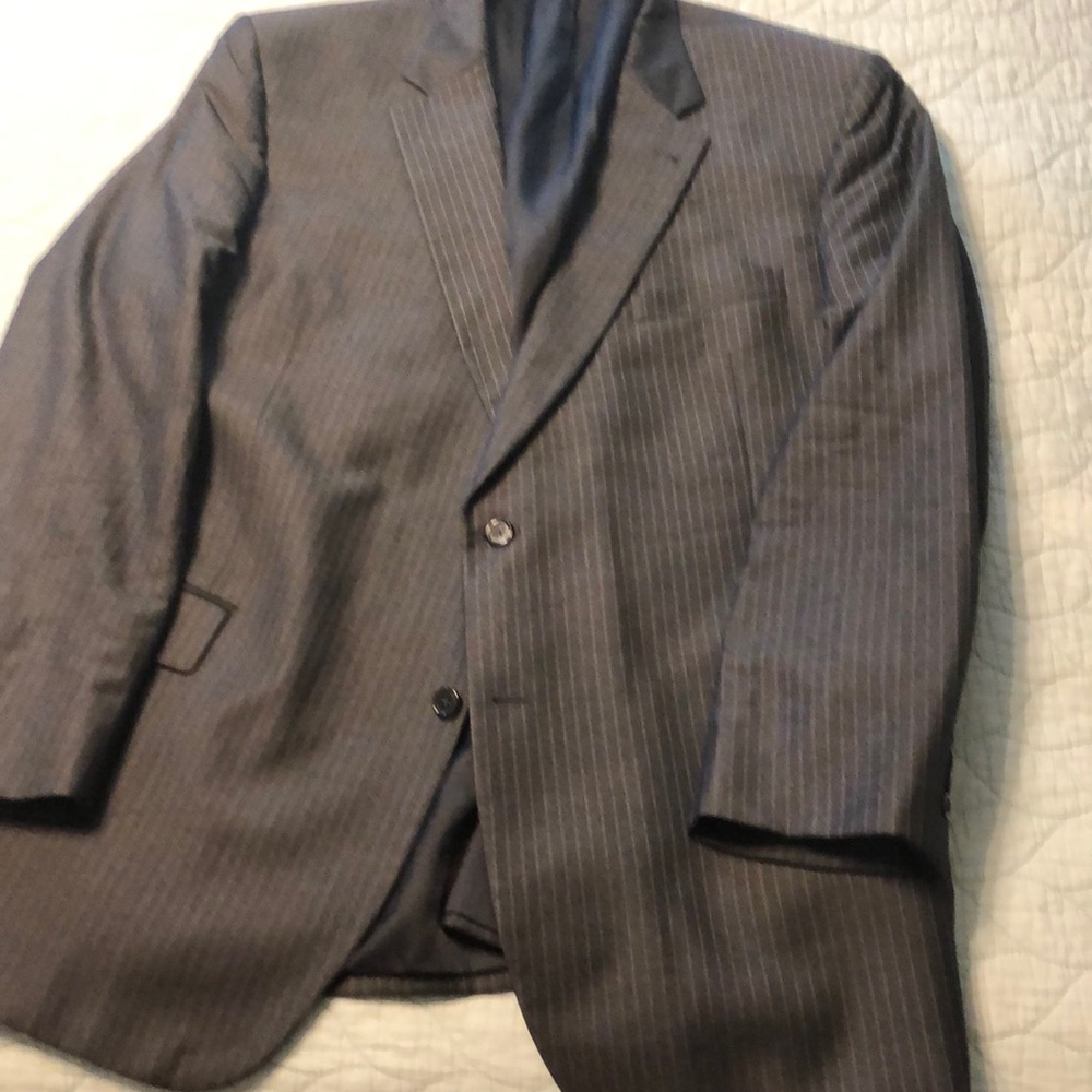 Jos. A. Banks. Dress suit 48 long 42 x 32 pants